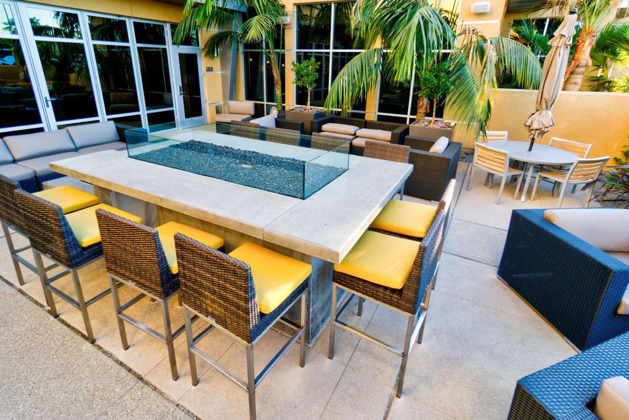 Hilton Garden Inn Santa Barbara/Goleta Exterior photo